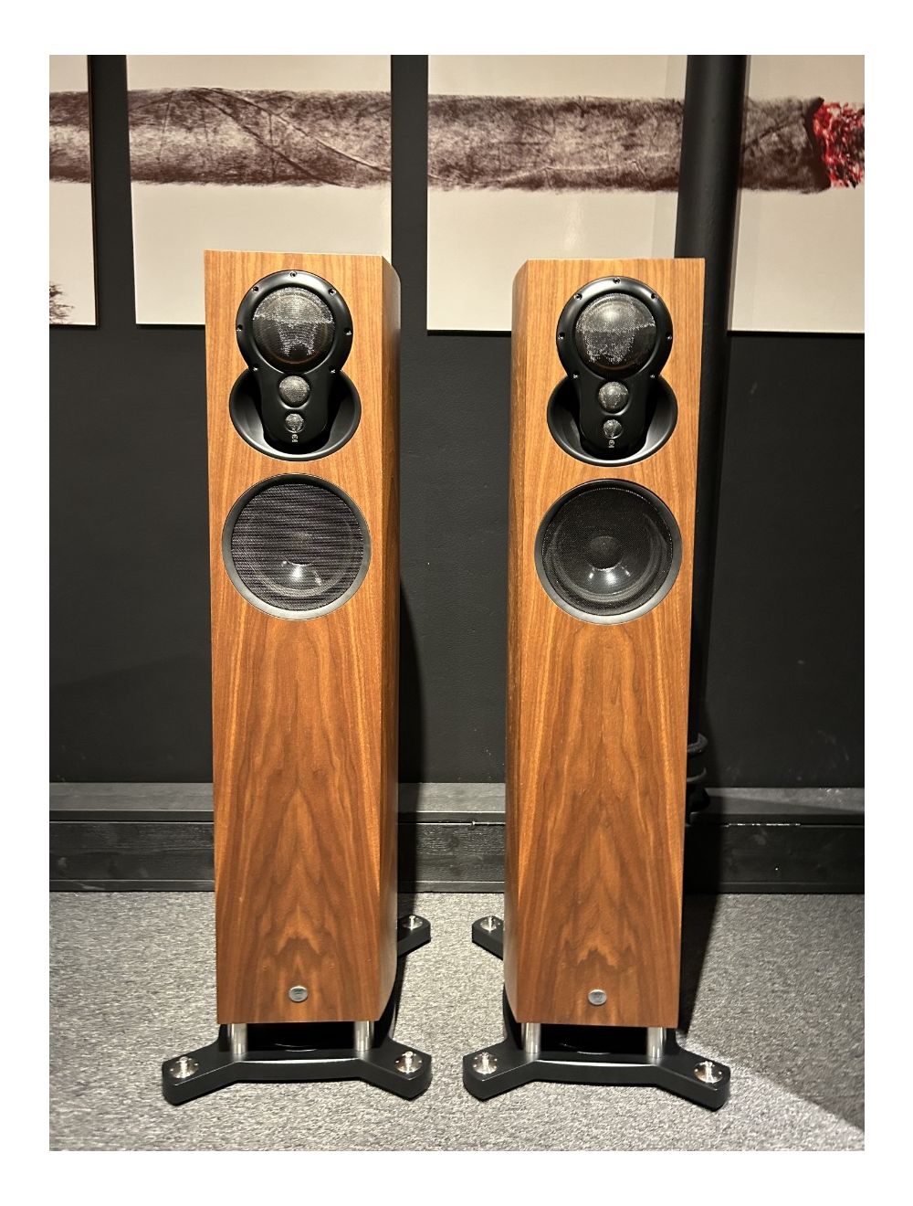 main product photo 1