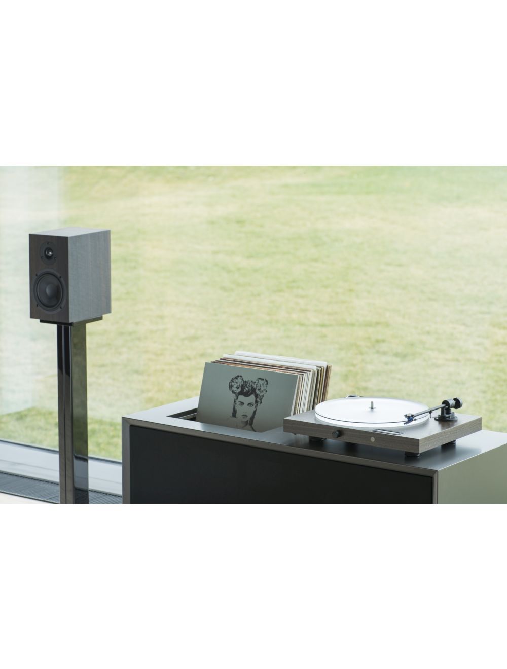 main product photo 1