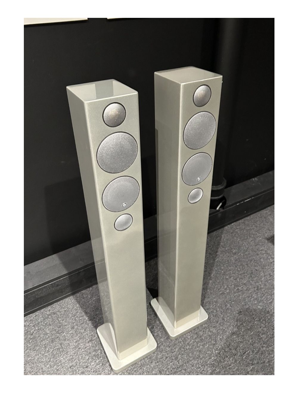 main product photo 1