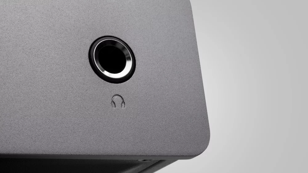 Alva Duo Moving Coil & Moving Magnet Phono Preamp headphone port