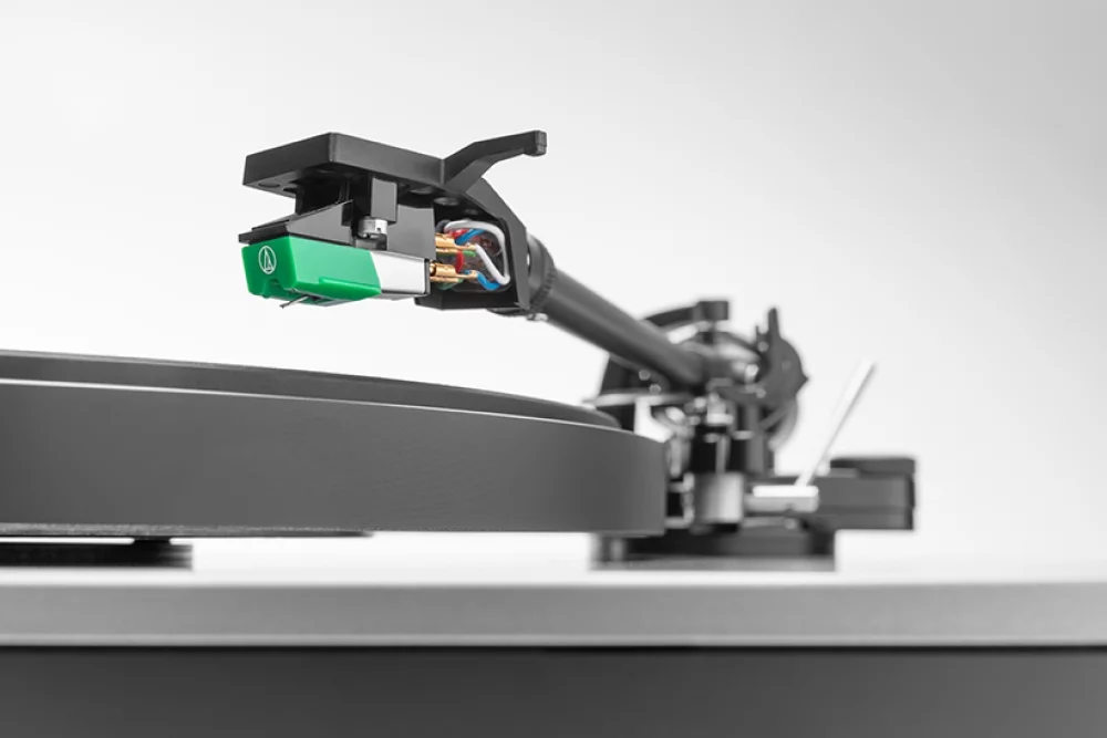 close-up of alva st audio technica cartridge